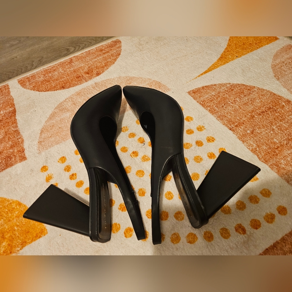 BCBGeneration Trina  Elegant Black Slingback Block Heels New W/O Box Sz 6.5 - Picture 10 of 12